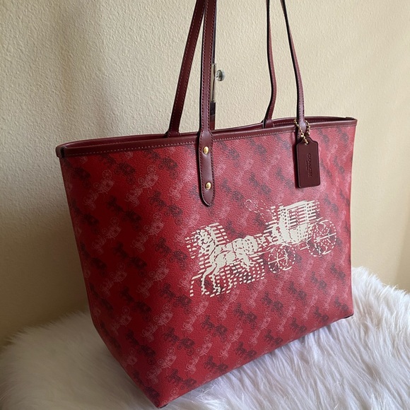 Coach - Picture 7 of 8